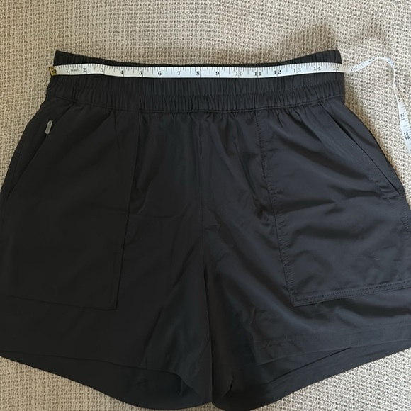 Athleta Wayfind High Rise 5” Shorts - Picture 7 of 7